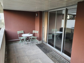 Location
appartement calme proche ecole, RER A et Lignes 1 et 8 (loyer tout inclus)