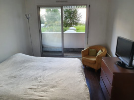 Location
appartement calme proche ecole, RER A et Lignes 1 et 8 (loyer tout inclus)