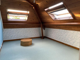 
                                                                                        Location
                                                                                         Appartement chaleureux dans maison individuelle