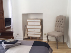 
                                                                                        Location
                                                                                         Appartement charmant à Versailles (loyer tout inclus)