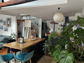 Location
Appartement charmant et cosy (loyer tout inclus)