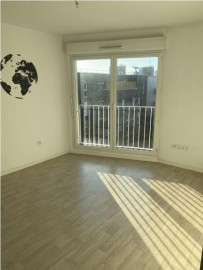
                                                                                        Location
                                                                                         Appartement clair et calme de 42m2