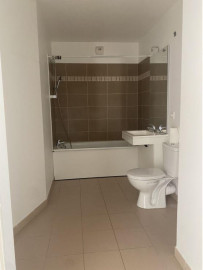 
                                                                                        Location
                                                                                         Appartement clair et calme de 42m2