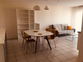 
                                                                                        Location
                                                                                         Appartement - CLIM - Calme lumineux