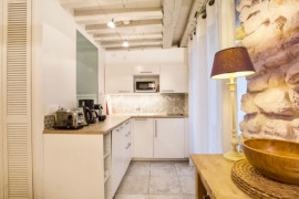 
                                                                                        Location
                                                                                         Appartement cosy au coeur du Marais (loyer tout inclus)