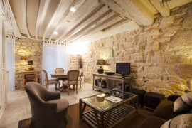 
                                                                                        Location
                                                                                         Appartement cosy au coeur du Marais (loyer tout inclus)