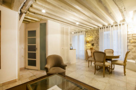 
                                                                                        Location
                                                                                         Appartement cosy au coeur du Marais (loyer tout inclus)
