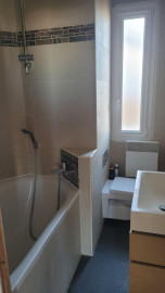 
                                                                                        Location
                                                                                         Appartement cosy avec une vue sur la Tour Eiffel.