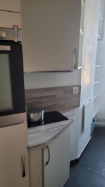 
                                                                                        Location
                                                                                         Appartement cosy avec une vue sur la Tour Eiffel.