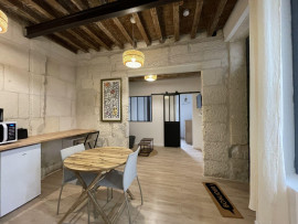 
                                                                                        Location
                                                                                         Appartement CV Arles, climatisation, 1 chambre