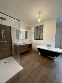 
                                                                                        Location
                                                                                         Appartement d’exception 149 m² Centre-ville