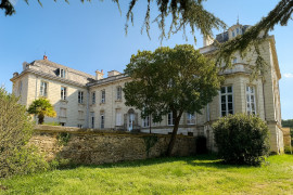 
                                                                                        Vente
                                                                                         Appartement d’exception dans château XVIIIe – 629 m² – Parc privatif – Mûrs-Erigné