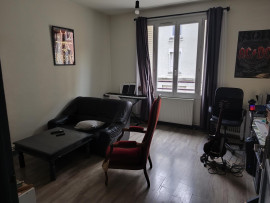 
                                                                                        Location
                                                                                         Appartement dans petite résidence au calme.
