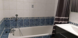 
                                                                                        Location
                                                                                         Appartement dans résidence très calme et boisée.