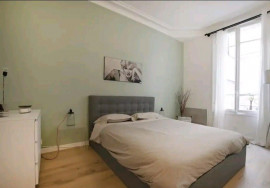 Location
Appartement dans un immeuble haussmannien - 1 Salon et 1 Chambre – Calme absolu et sécurisé - proximité immédiate des transports - prisé 9ᵉ (loyer tout inclus)