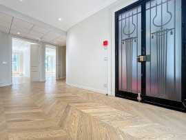 
                                                                                        Vente
                                                                                         appartement de standing de 204 m² PARIS 8