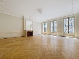 
                                                                                        Vente
                                                                                         appartement de standing de 204 m² PARIS 8