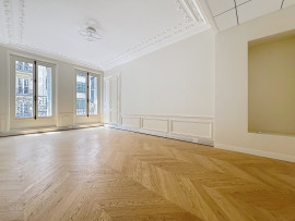 
                                                                                        Vente
                                                                                         appartement de standing de 204 m² PARIS 8