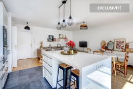 
                                                                                        Vente
                                                                                         Appartement de Trois Pièces avec Balcon