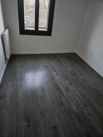 
                                                                                        Location
                                                                                         Appartement de type f2 face au marche heloise
