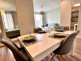 
                                                                                        Location
                                                                                         Appartement deux pièces neuf et meublé avec soin avec imprenable sur tout Paris (loyer tout inclus)