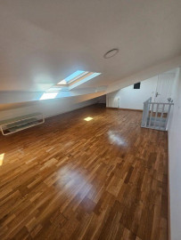 
                                                                                        Location
                                                                                         Appartement duplex 64m²