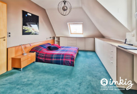 
                                                                                        Vente
                                                                                         Appartement duplex attique 5P  terrasse 2 garages