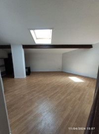 
                                                                                        Location
                                                                                         Appartement duplex avec garage