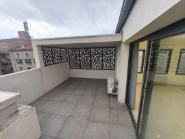 
                                                                                        Location
                                                                                         Appartement duplex T3 avec grande terrasse