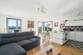 Location
Appartement élégant de 2 chambres avec balcon et terrasse - 7ème étage, Saint-Denis (loyer tout inclus)