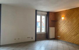 
                                                                                        Location
                                                                                         Appartement en duplex très clair de 71 m²