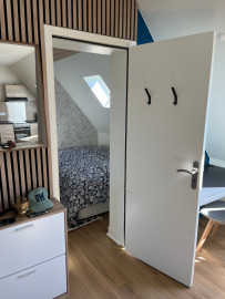 Location
Appartement entièrement refait à neuf (loyer tout inclus)