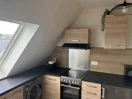 Location
Appartement entièrement refait à neuf (loyer tout inclus)