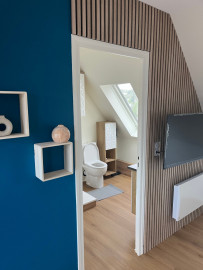 Location
Appartement entièrement refait à neuf (loyer tout inclus)