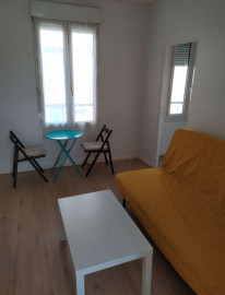 
                                                                                        Location
                                                                                         Appartement F2 meublé