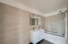 
                                                                                        Location
                                                                                         Appartement F3