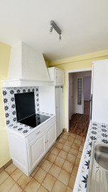
                                                                                        Location
                                                                                         Appartement F3 complètement rénové à louer