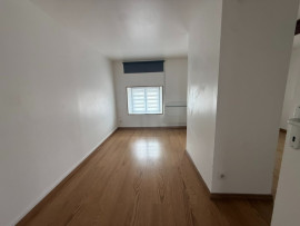 
                                                                                        Location
                                                                                         Appartement F5 de 140m2