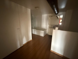 
                                                                                        Location
                                                                                         Appartement F5 de 140m2