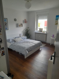 
                                                                                        Location
                                                                                         Appartement F5 en centre ville avec stationnement