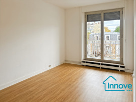 
                                                                                        Vente
                                                                                         Appartement familial 5 pièces - Versailles Rive droite