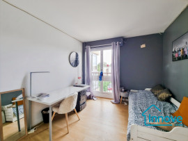 
                                                                                        Vente
                                                                                         Appartement familial rénové de 4 chambres en centre ville