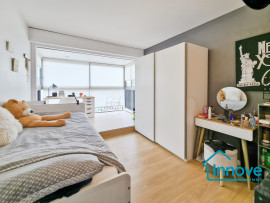 
                                                                                        Vente
                                                                                         Appartement familial rénové de 4 chambres en centre ville