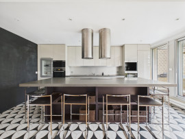 
                                                                                        Location
                                                                                         Appartement familial - rue Edouard Nortier