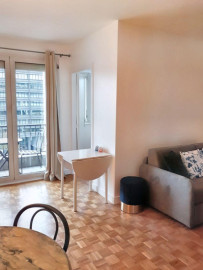 
                                                                                        Location
                                                                                         Appartement idéal pour F ou H d'affaires internat.