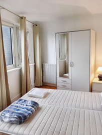 
                                                                                        Location
                                                                                         Appartement idéal pour F ou H d'affaires internat.