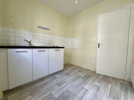 
                                                                                        Location
                                                                                         Appartement impeccable et lumineux