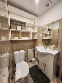 
                                                                                        Location
                                                                                         Appartement indépendant, dans maison de ville.