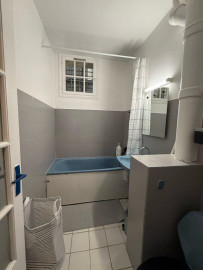 
                                                                                        Location
                                                                                         Appartement joli, fonctionnel, sécurisé
