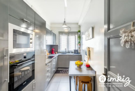 
                                                                                        Vente
                                                                                         Appartement lumineux avec fort potentiel !